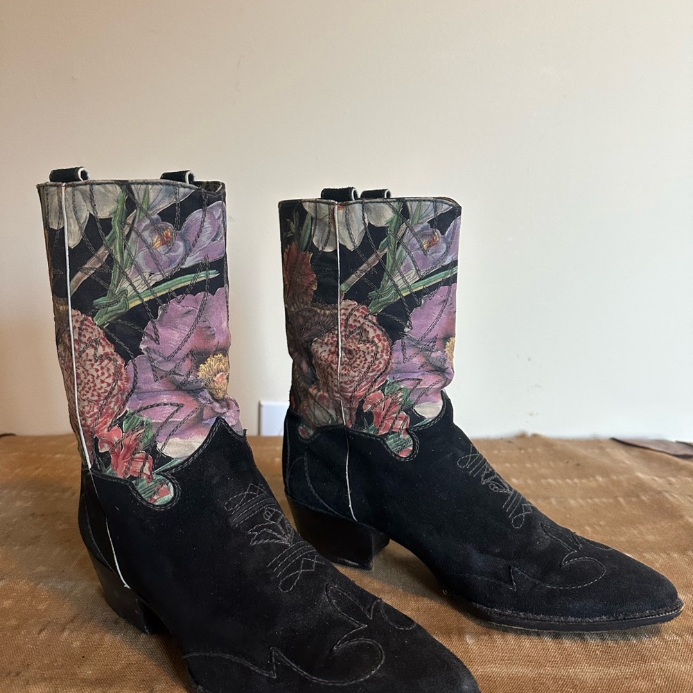 Floral Embroidered Black Cowboy Boots SBWE Nu West